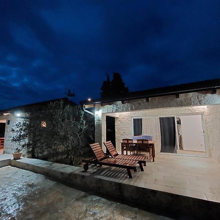 Apartmani Morovi Dvori Drage Exteriör bild