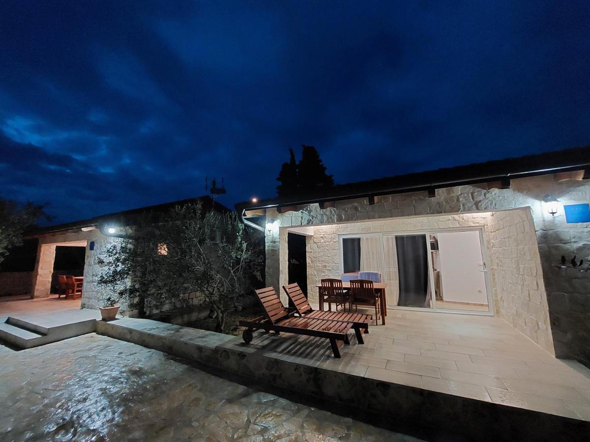 Apartmani Morovi Dvori Drage Exteriör bild